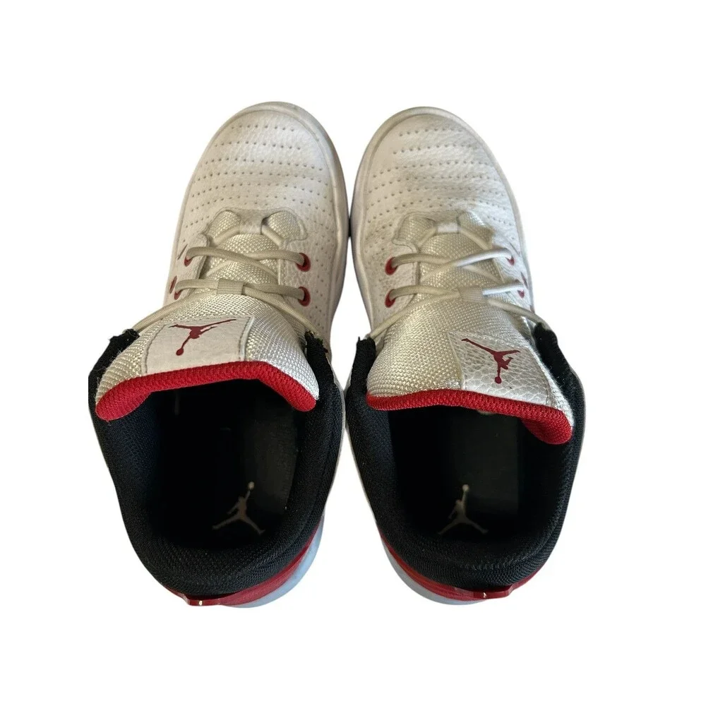 Nike GS Air Jordan Max Aura 5 Youth Boy White/Red/Gray DZ4352-101 Sneaker 6.5Y